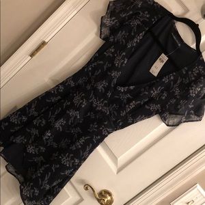 ABERCROMBIE  Navy and White floral wrap dress